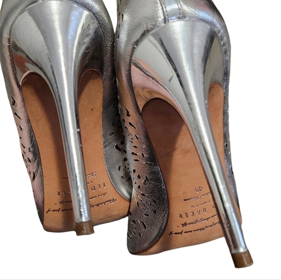 Ted Baker London Aulast Lace Cut Pointy Toe Stilletto Pumps size 40/9 - Picture 3 of 9